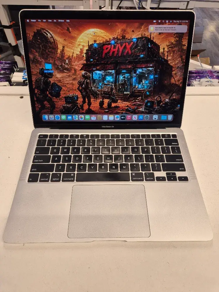 13" MacBook Air 2020, 1.1 i3, 8GB RAM, 256GB SSD + New Battery C02DC1YWMNHQ A2179