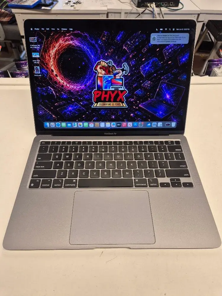 13" MacBook Air 2020, 3.2 M1, 8GB RAM, 128GB SSD + C02FR0BHQ6L3