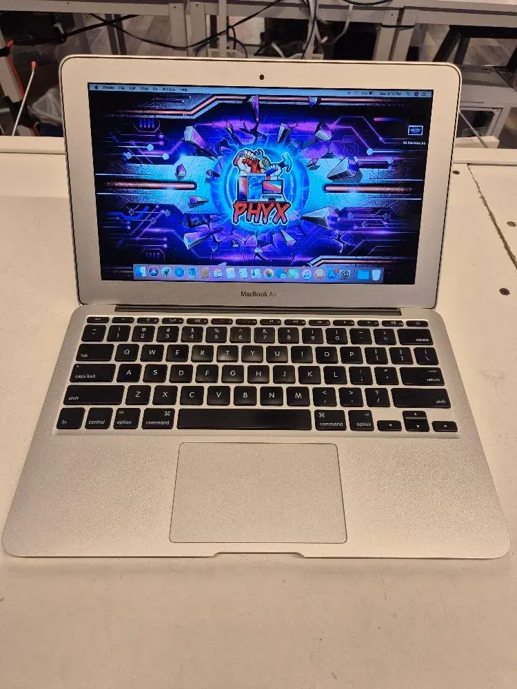 11" MacBook Air 2011, 1.6 I5, 4GB RAM, 128GB SSD C02H60SQDJYD + New Battery