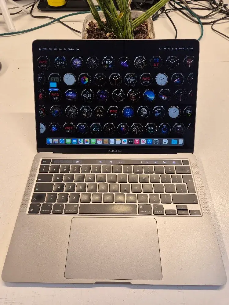 13" MacBook Pro M1 w/TouchBar, 8GB RAM, 500GB SSD, 239 Batt Cycle FVFFH1STQ05F