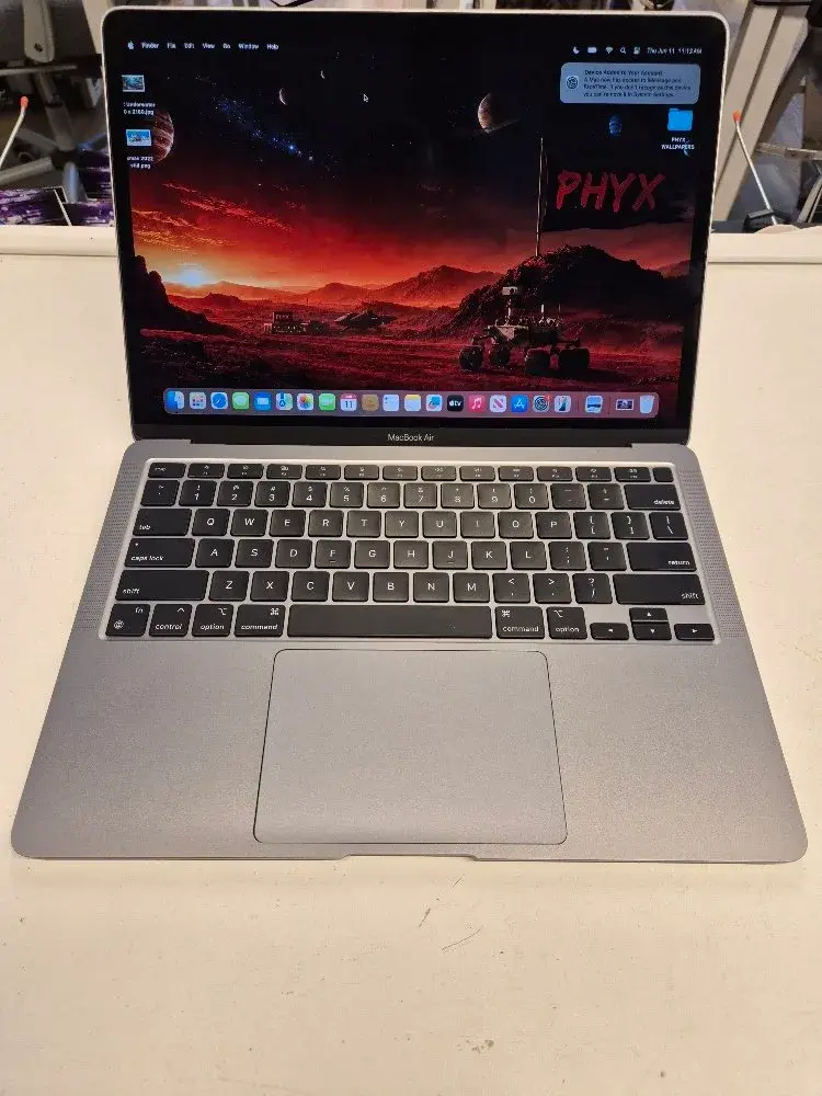 13" MacBook Air 2020, 3.2 M1, 8GB RAM C02FR3F8Q6L3 94% BH