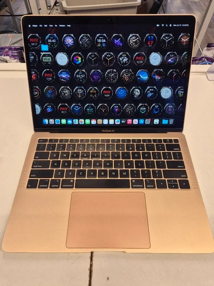 13" MacBook Air 2019, 1.6 i5, 8GB RAM, 256GB SSD + New Battery C02ZP33HLYWM