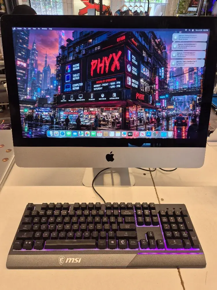 21.5" iMac 2017, 2.3 i5, Intel Iris Plus 640 1.5GB, 8GB RAM, 256GB SSD - C02TF0MQH7JY A1418