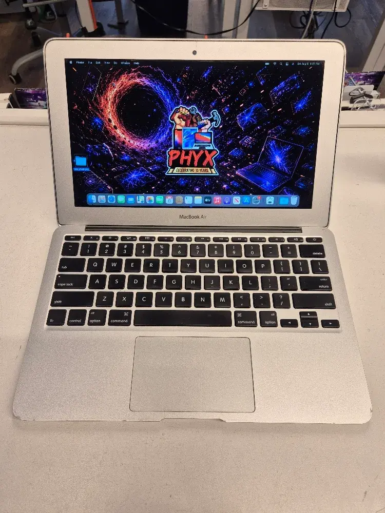 11" MacBook Air 2013, 1.3 i5, 4GB RAM, 128GB SSD C02KX4P0F5N7 + New Battery