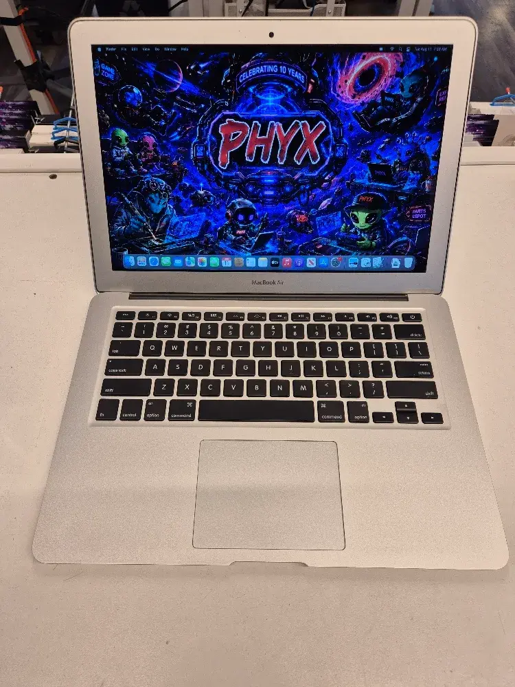13" MacBook Air 2017, 1.8 i5, 8GB RAM, 128GB SSD + New Battery C1MWL0D4JC9H A1466