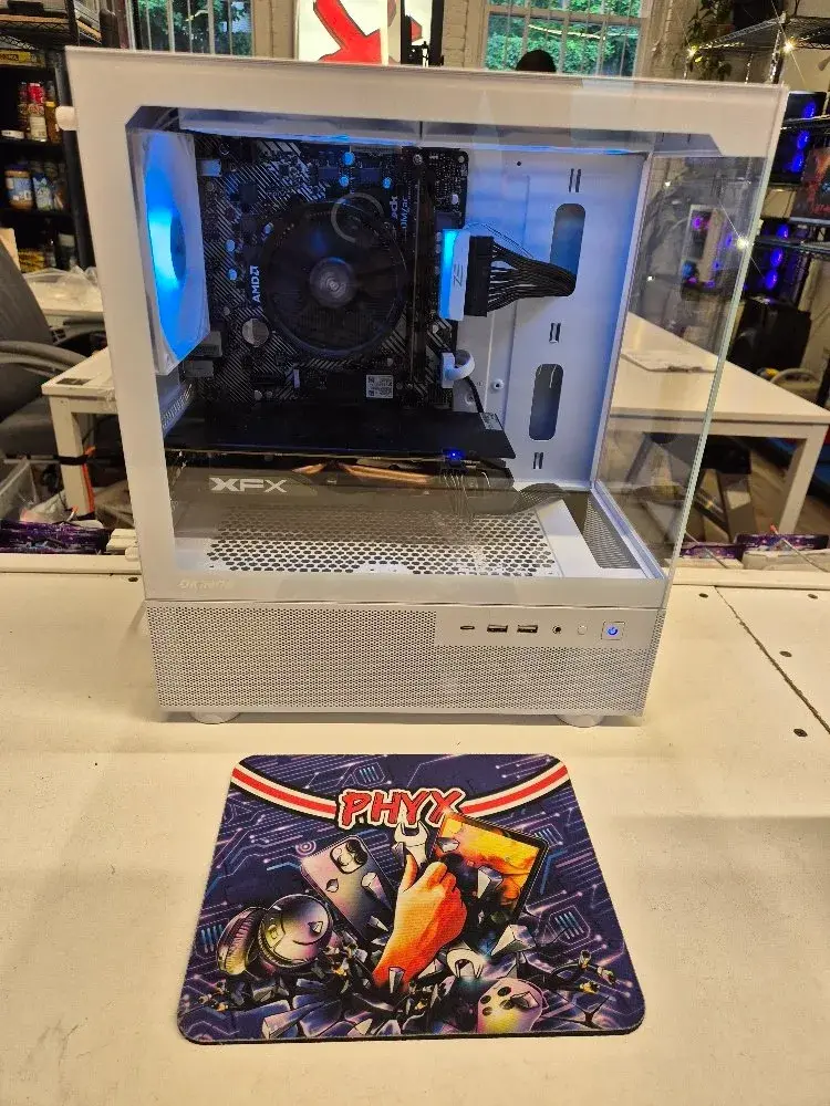 Okinos Aqua 3 Gaming PC - White - 3.4 Ryzen 5 2600, ASRock A320M/AC Motherboard, 8GB RAM, XFX Radeon RX 570, 256GB SSD + 500GB HDD - 58 FPS