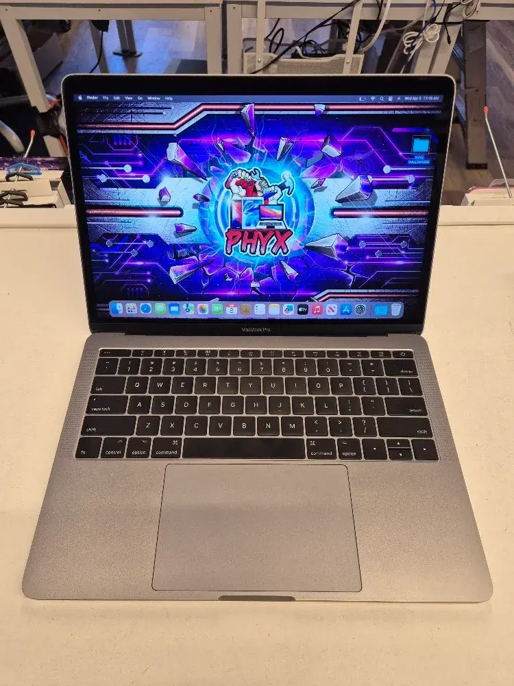 13" MacBook Pro 2017, 2.3 i5, 8GB RAM, 128GB SSD + New Battery FVFXLD7XHV22