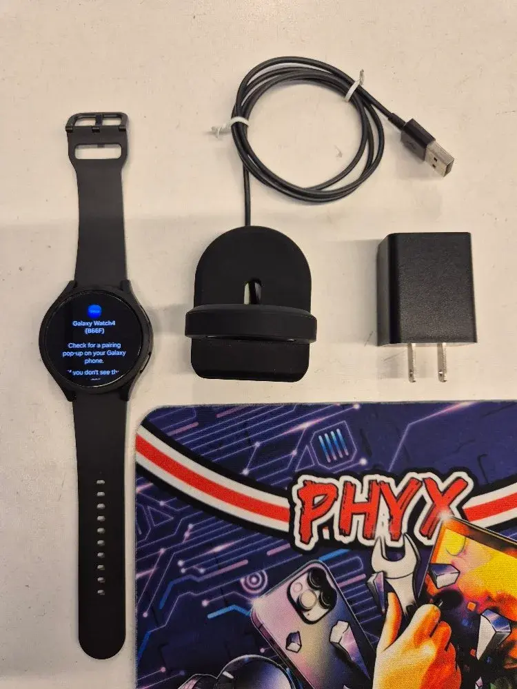 Samsung Galaxy Watch4 (44mm, Bluetooth/Wi-Fi) + New Battery SN RFAT504B66F